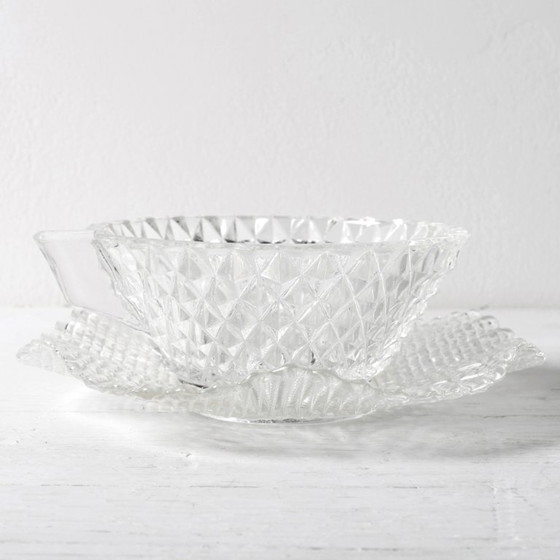 Image 1 of Servizio da tè in vetro trasparente di metà secolo / Decorazione con taglio a diamante / 4 tazze + 4 piattini / Italia / Anni '6