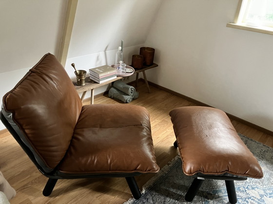 Zuiver Lazy Sack cognackleurige stoel en hocker – Fauteuils, Polyester (photo 2 of 9)