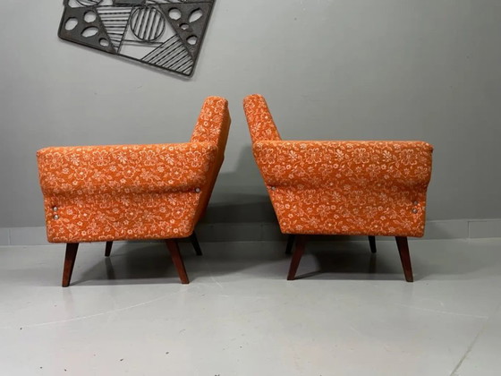 Image 1 of Een paar retro fauteuils, gestoffeerde loungestoelen uit het midden van de 20e eeuw, Tsjechisch/Centraal-Europees, midden 20e ee