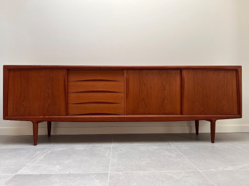 Gunni Omann Teakhouten Credenza voor Axel Christiansen