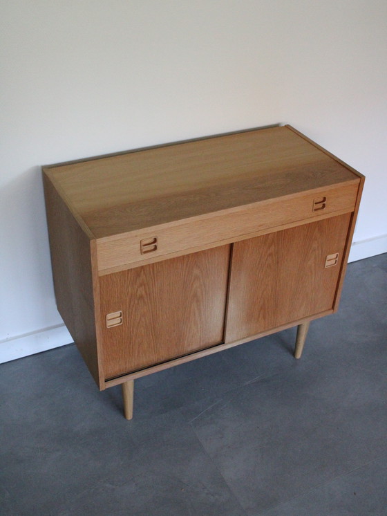 Vintage Danish sliding door wardrobe with drawer in oak – Sideboard, Wood (photo 10 of 10)