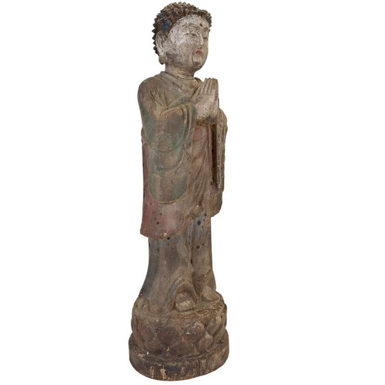 Statue de Bouddha chinoise en bois avec polychromie originale et restes de dorure. – Sculptures, Wood (photo 2 of 17)
