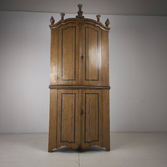 Image 1 of 18th-century Dutch Witwerk cabinet with original key and imitation Delft Blue decoration