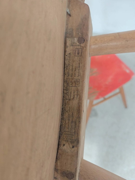 Lot de 4 chaises en bois rouges Ton (Thonet) des années 1960. – Chaises de salle à manger, Wood, Vintage (photo 12 of 16)