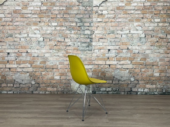 Image 1 of Vitra DSR giallo