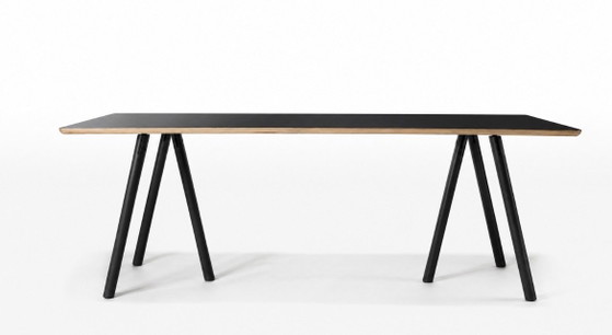 Trestle Table Large avec 4 ou 6 Peggy Chairs – feelgood designs, Tables de salle à manger, Wood (photo 4 of 5)