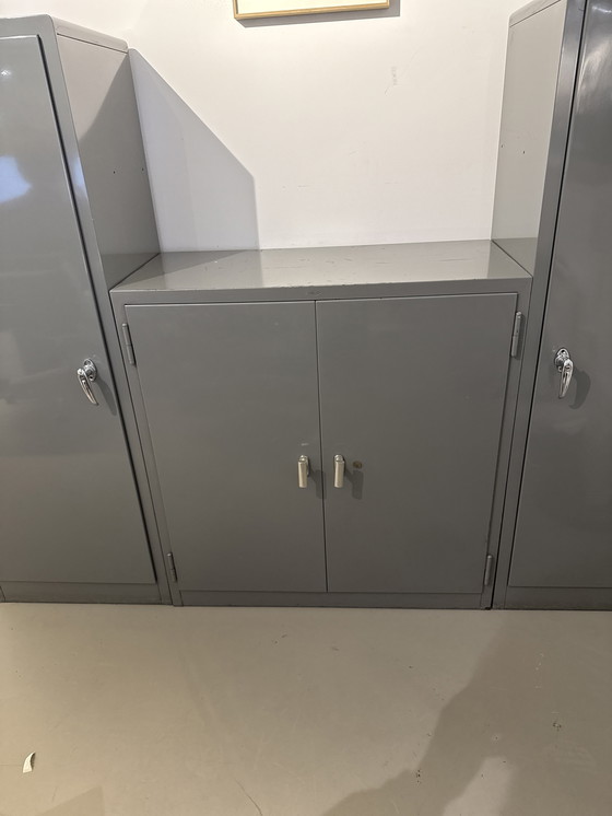 Image 1 of Gispen Stijl Kast Laag con ranura