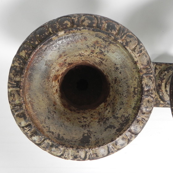 Image 1 of Lote de 2 jarrones de jardín Medicis de hierro fundido