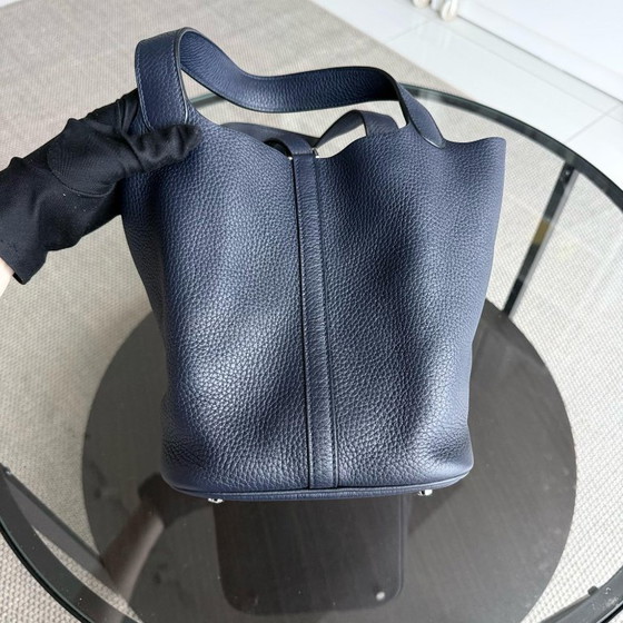 Image 1 of HERMES PICOTIN 22 - MIDNIGHT BLUE CLEMENCE LEER MET ZILVEREN BESLAG EN STEMPEL X