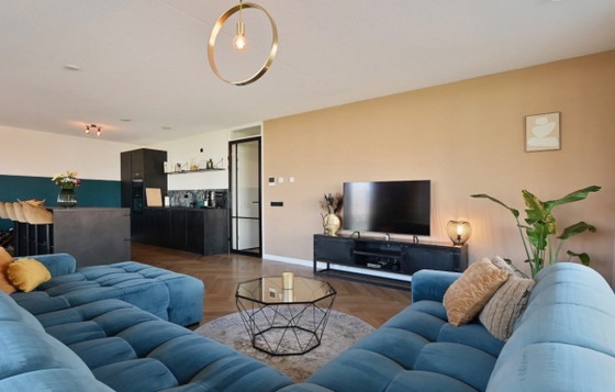 Petrolfarbenes Samt-Ecksofa, T&O Living, Modulare Sofas, Blau, Modern (Foto 2 von 7)