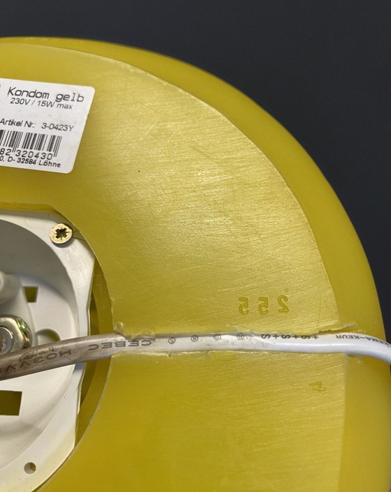 Image 1 of Gele tafellamp van Melek Fecht, model condoom