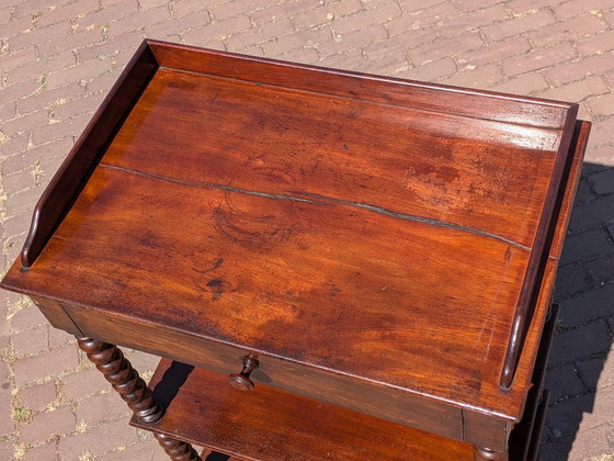 Antieke Victoriaanse etagère met 4 etages en gedraaide spoelversiering. – Boekenkasten, Wood (photo 9 of 14)