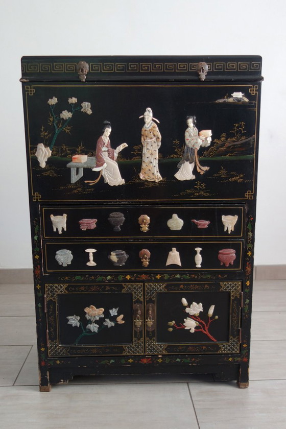 Image 1 of Meuble chinois de rangement à incrustation de pierres dures, Chine milieu XXème