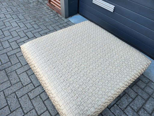 Flexform – Bangkok Ottoman von Antonio Citterio