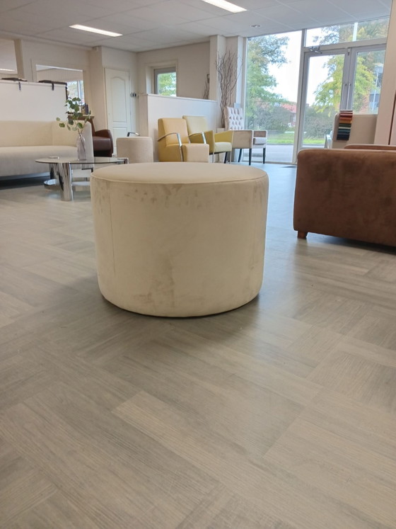 Bèige/witte hocker – Reposapiés y pufs, Textil, Terciopelo (photo 2 of 5)