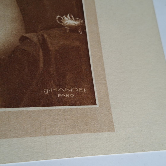 Image 1 of Originele Art Deco naaktfoto van J. Mandel uit Parijs – authentieke tijdschriftpagina – ingelijst – 32 × 26 cm