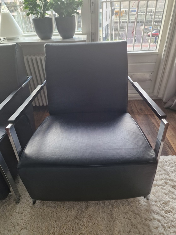 Image 1 of Twee design zwarte leren fauteuils.
Merk Harvink, Tpy Alowa.