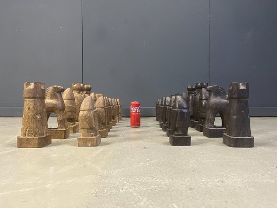 Image 1 of Großes, handgefertigtes Schachfigurenset aus Holz, 1960er Jahre