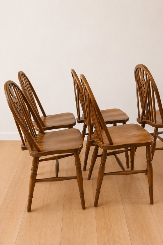 Image 1 of Classic Windsor chair set, 5 pieces, sturdy & comfortable