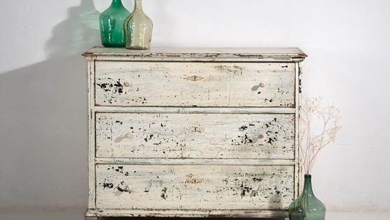 Large antique chest of drawers with white patina (c.1920) #42 (photo 3 of 40)