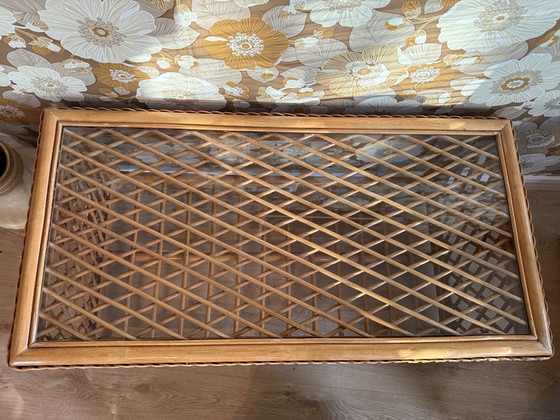 Image 1 of Vintage bamboe salontafel/ coffeetable  met glazen bovenblad