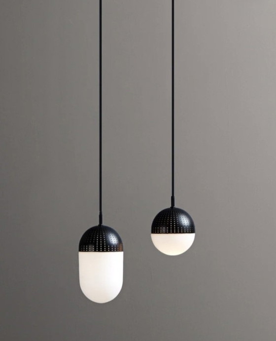 Image 1 of Große Pendelleuchte DOT – Skandinavisches Design von Rikke Frost – Hersteller: Woud