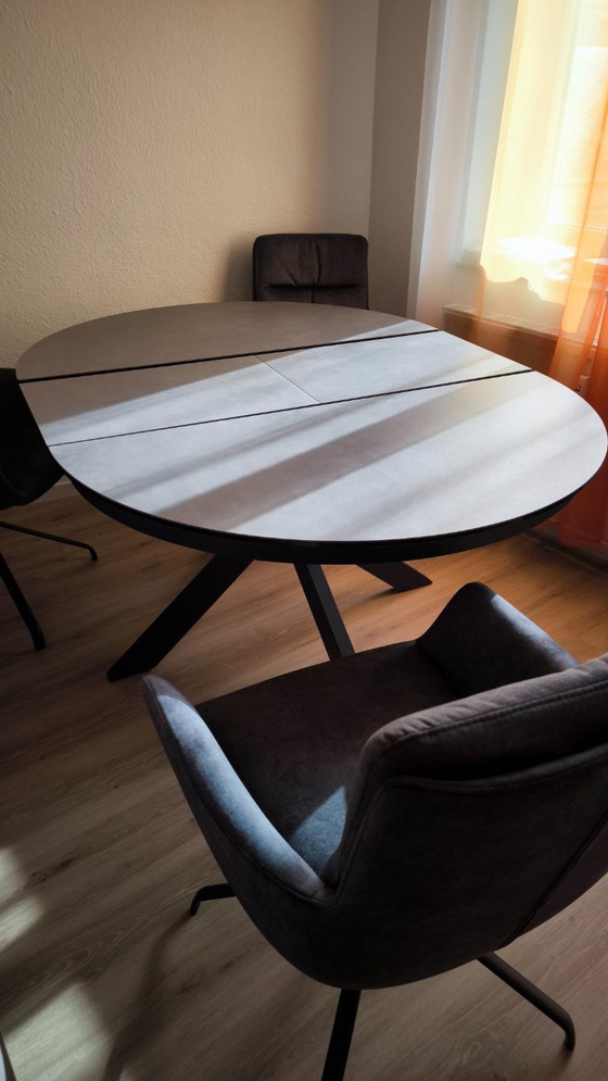 Image 1 of Winnipeg dining table + 4 × Venjakob armchairs “Fiona” – as new