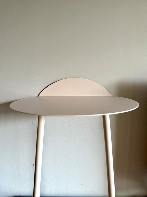Menu / Audo Copenhagen | Yeh Wall Table – Side tables, Metal (photo 6 of 14)