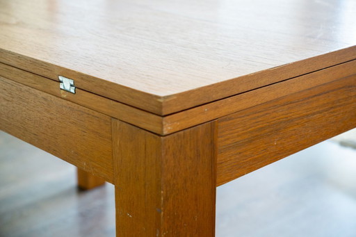 Teak-Esstisch mit Ausziehplatte