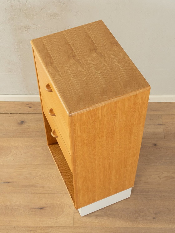 Image 1 of Ladenkast uit 1980