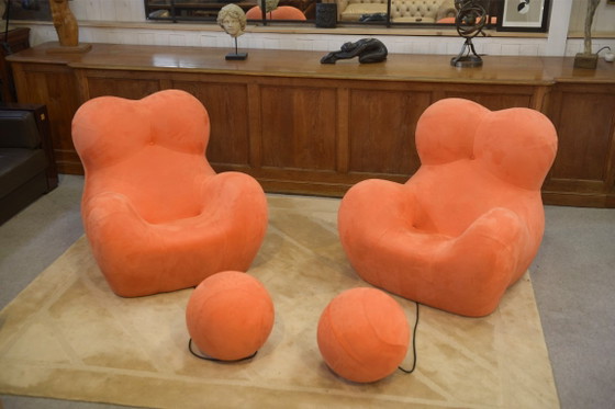 Pair of "Mamma" Armchairs with Footrests After Gaetano Pesce – Textile (photo 3 of 7)