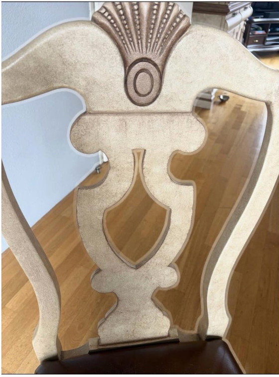 Image 1 of Handgefertigter Esstisch aus Massivholz mit 8 Stühlen (Lederbezug)