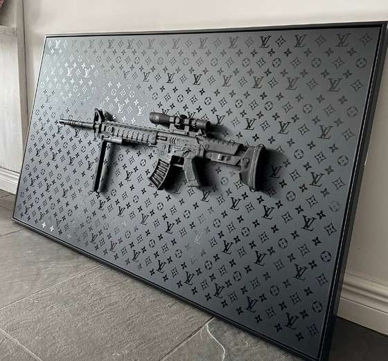 Image 1 of Daluxe Art - 1999 - Louis Vuitton Pistola Negra - XL