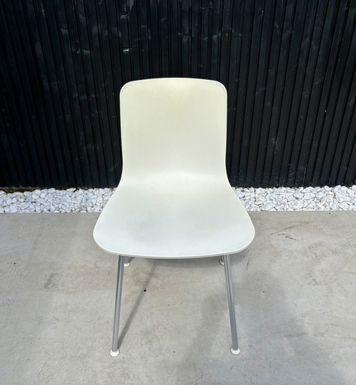 Vitra Hall – eetkamerstoelen, Metal, Plastic (photo 2 of 9)