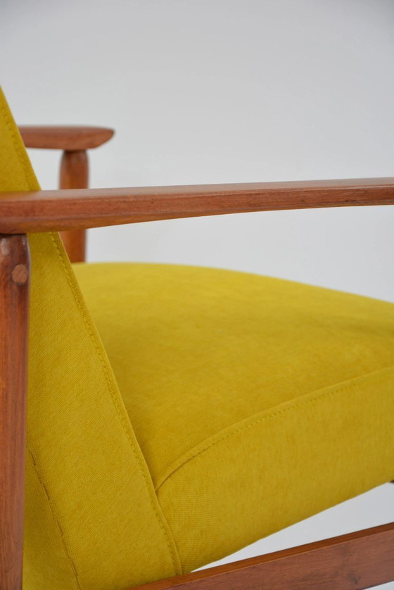 Image 1 of Gele M fauteuil