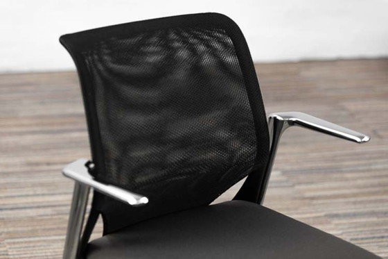 Image 1 of Vitra Medaslim Vergaderstoel