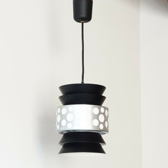 Image 1 of Lampada a sospensione vintage scandinava-danese degli anni '60 in acciaio laccato nero.