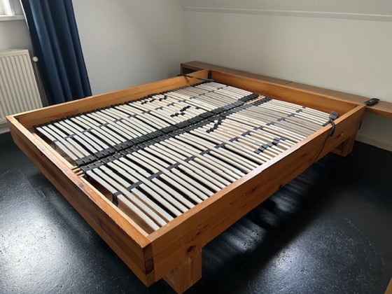 Estructura de cama de pino macizo de los años 70, de Ate van Apeldoorn. – Camas de matrimonio, Wood (photo 16 of 21)