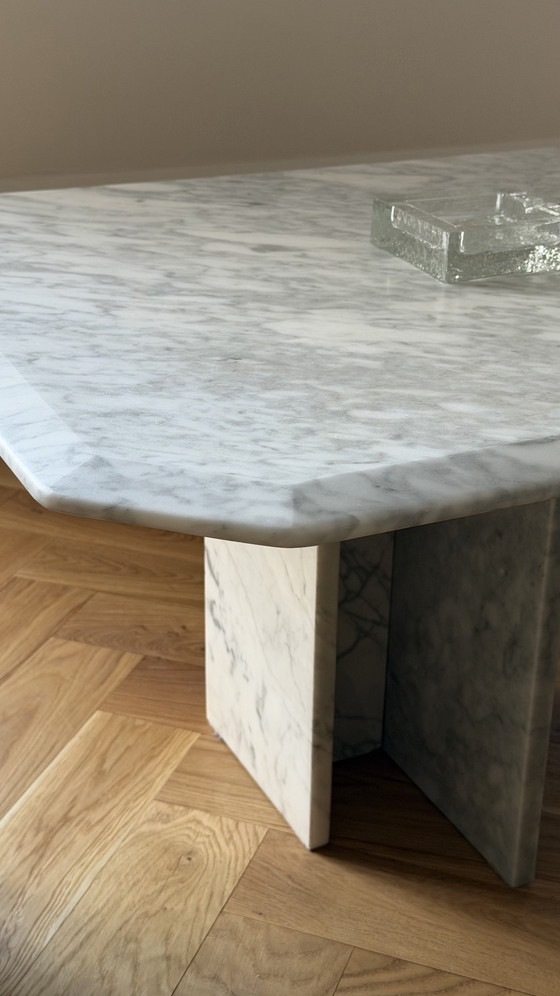 Image 1 of Tavolino da caffè in marmo di Carrara – Bianco e grigio