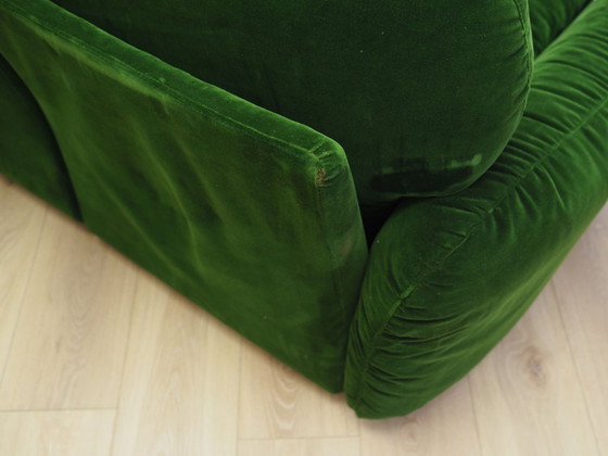 Image 1 of Sofá de terciopelo verde, diseño italiano, años 70, fabricante: Busnelli, diseñador: Arrigo Arrigoni
