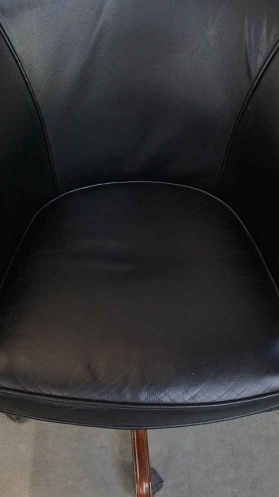 Image 1 of Classica e lussuosa sedia da ufficio in pelle bovina nera in stile inglese