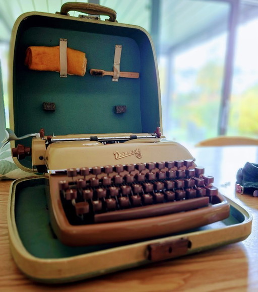 Rheinmetall KST vintage typewriter GDR +/- 1960