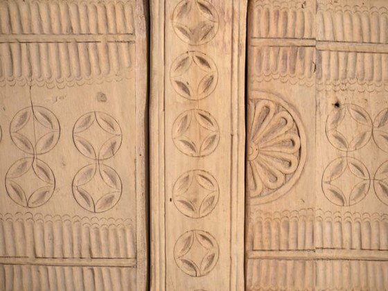 Antique carved low sideboard in fir wood – China, circa 1930 (photo 11 of 40)