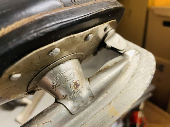 Image 1 of Schwarze Schlittschuhe aus Leder aus der UdSSR 1950er Jahre