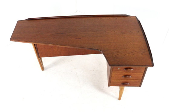 Image 1 of Peter Løvig Nielsen voor Hedensted Møbelfabrik boomerang bureau vintage 