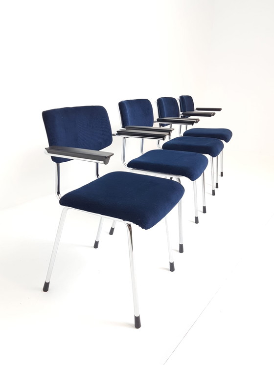 4 Gispen 1235 Stoelen Nieuw Gestoffeerd Keymer – Eetkamerstoelen, Chrome, Textile (photo 4 of 15)