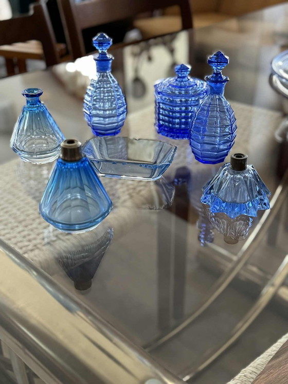 Pressed Glass Perfume Bottles and Powder Jar, 1940s, Set of 7, Dressing tables, Blue, Art Deco (photo 5 of 5)