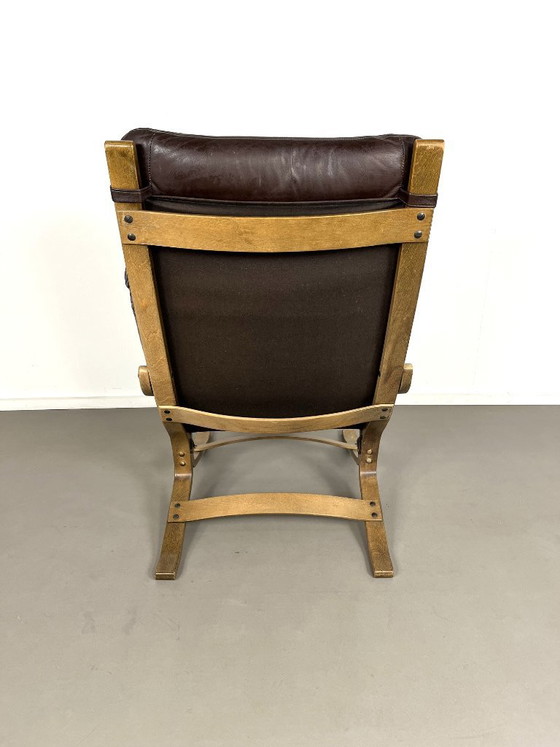 Poltrona scandinava in rovere con seduta in pelle, anni '60 – Poltrone, Legno (photo 4 of 5)