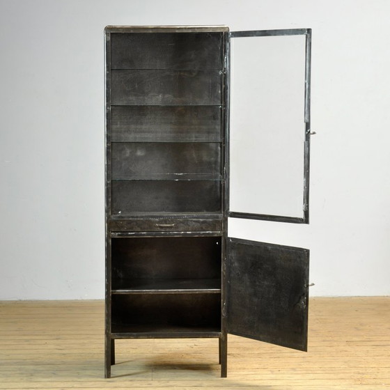 Image 1 of Armadietto dei medicinali in ferro lucidato, anni '50