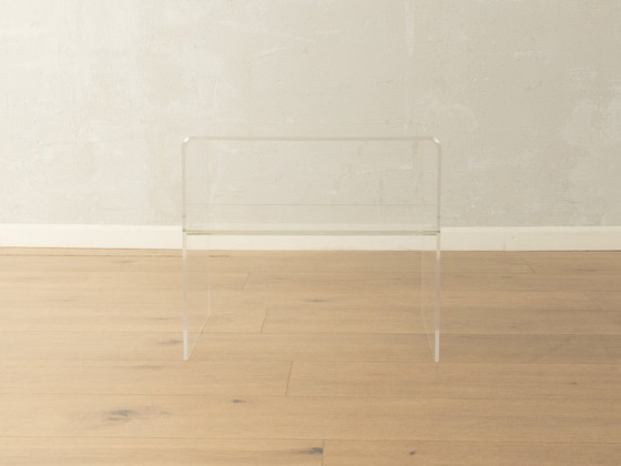 Image 1 of Table d'appoint en acrylique des années 1960